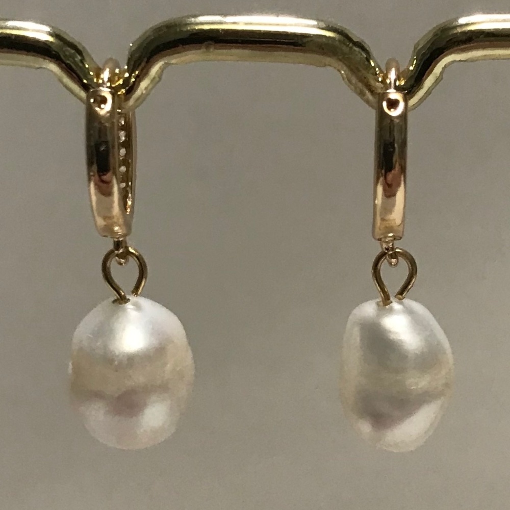 Kate Middleton Handmade Replica Earrings, Gold Rhinestone Hoops & Real Pearls - Picture 9 of 13